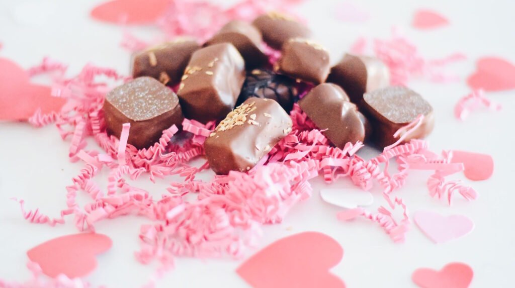 Çikolata ve Mutluluk: Neden Tüketirken Kendimizi Daha İyi Hissettiğimizi Anlamak